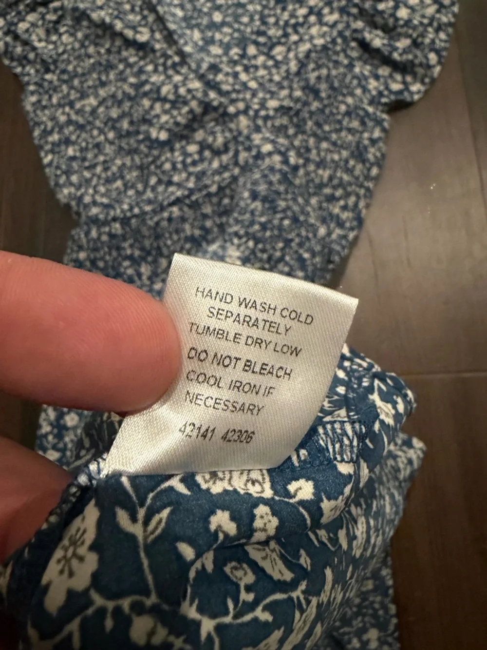 Sugarlips Blue White Floral Smocked Waist Tiered Dress Flutter Sleeve - Picture 5 of 5